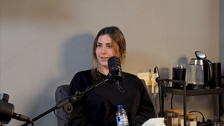 Enara Jiménez, presentadora de En Paralelo